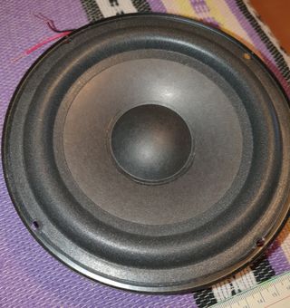 Altavoces graves y agudos.