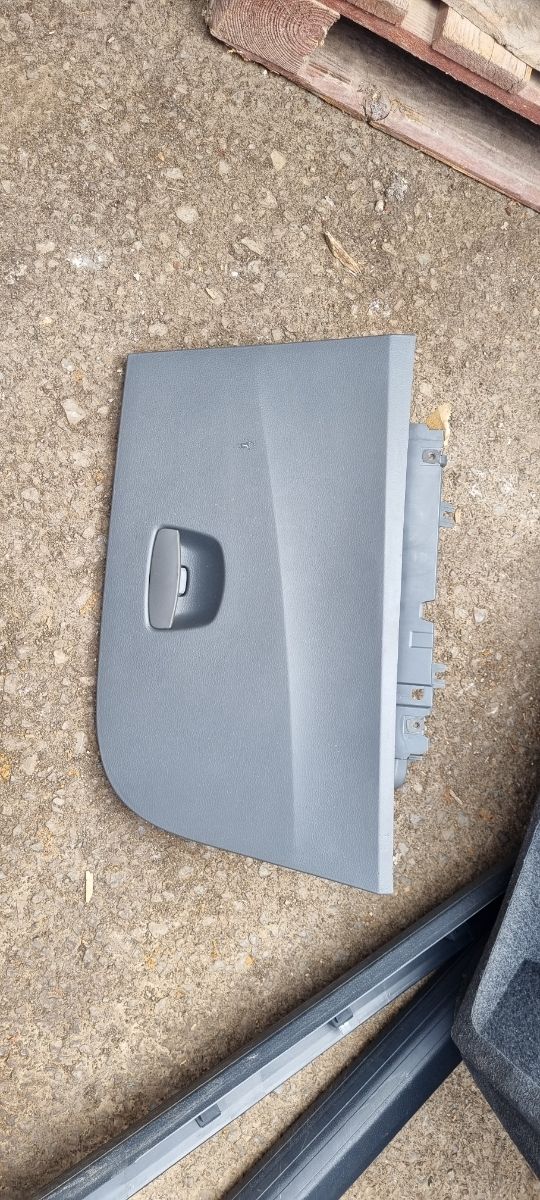 Guantera Seat Ibiza j6
