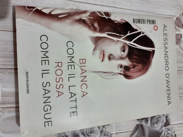 Bianca come il latte, rossa come il sangue