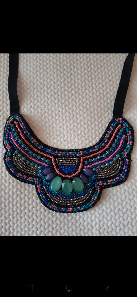 Collar tela con abalorios de Sfera