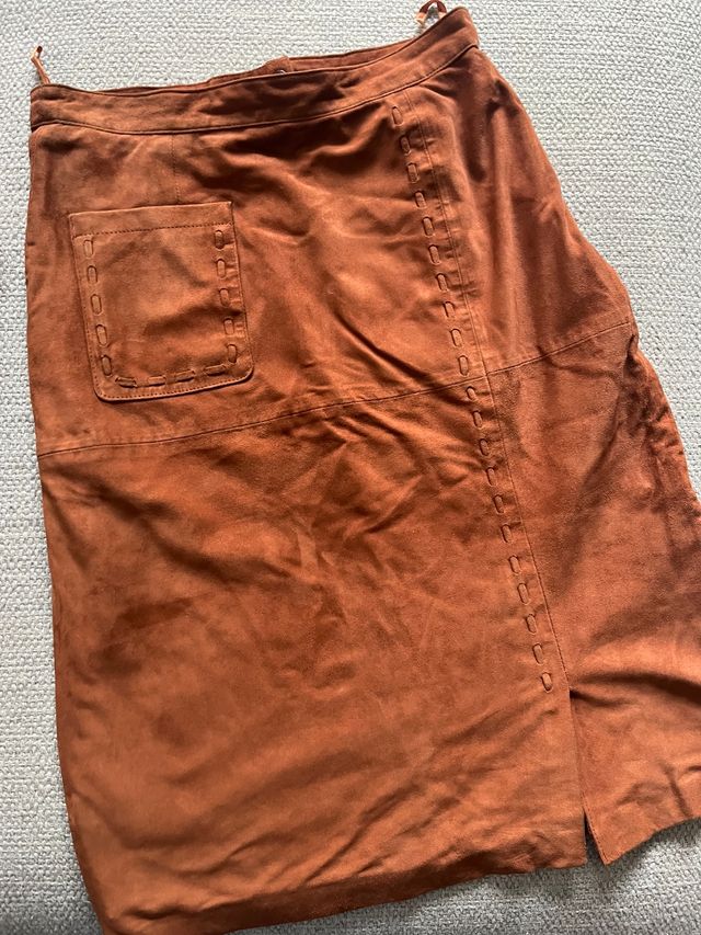 Nova saia em camurça