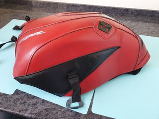 Cubredeposito Bagster HondaCBR600rr y bolsas depos