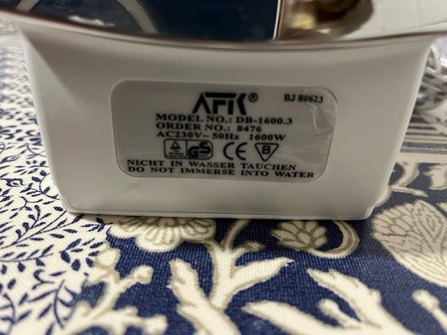 Ferro da stiro a vapore