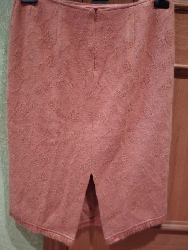 Varias prendas de vestir talla 44 y 46