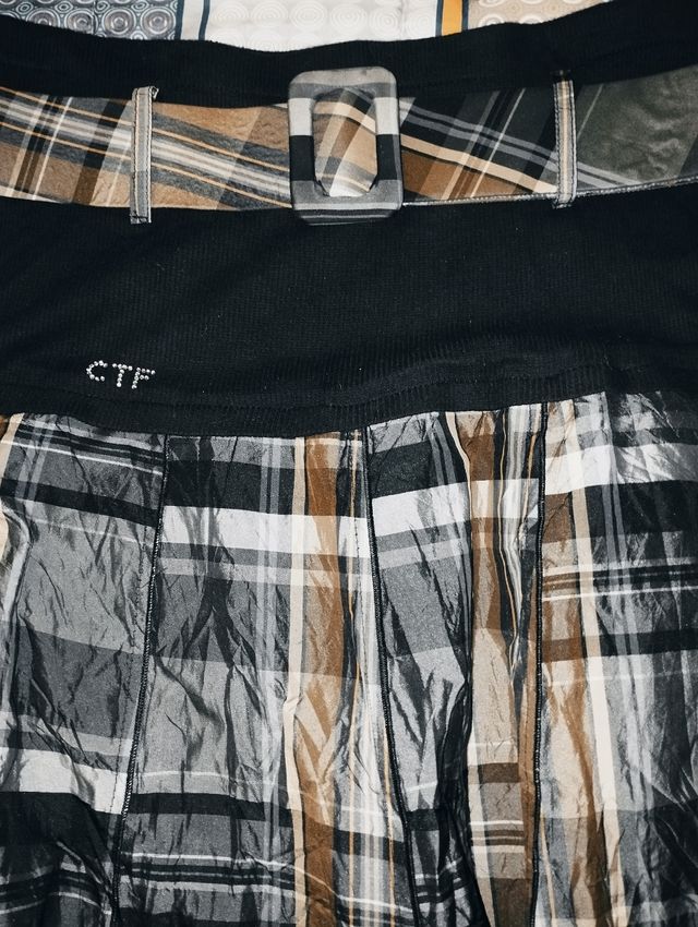 Varias prendas de vestir talla 44 y 46