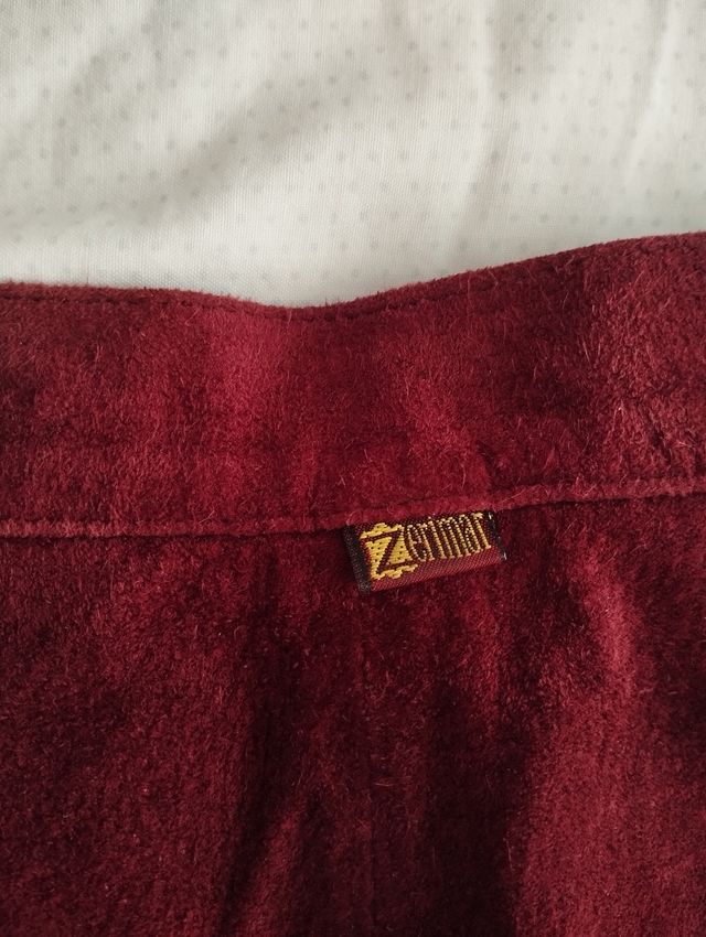 Varias prendas de vestir talla 44 y 46