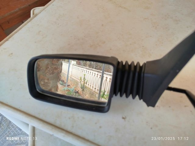 Espejo de Peugeot 205
