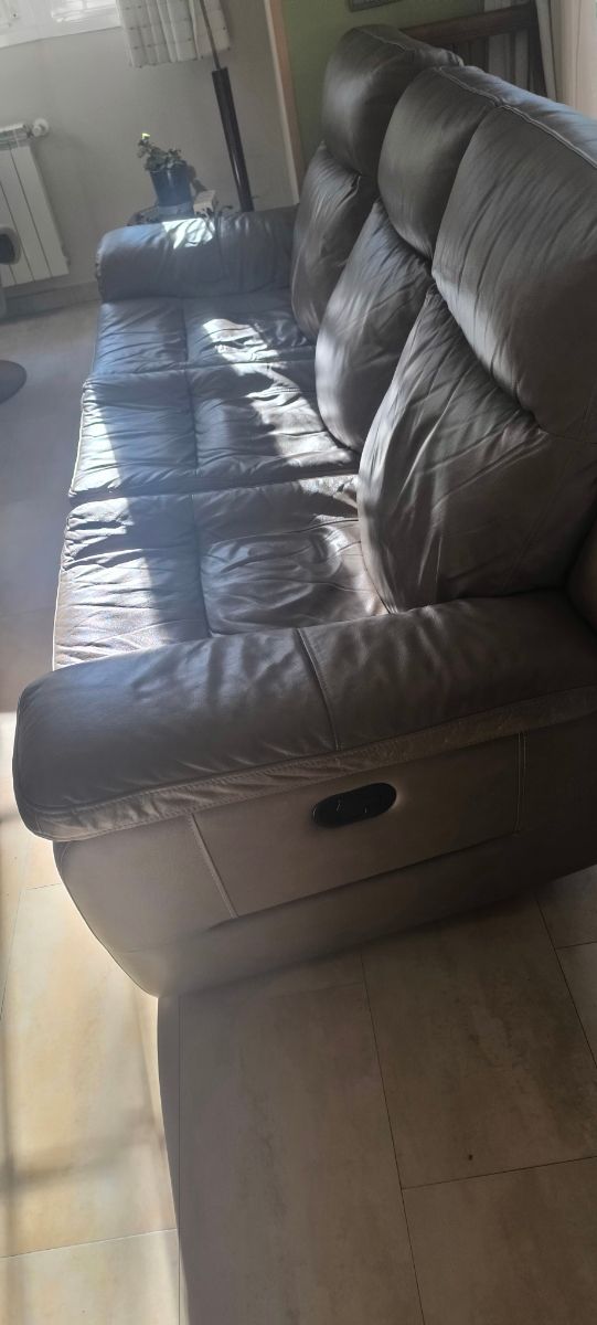 Sofá con asientos requinables