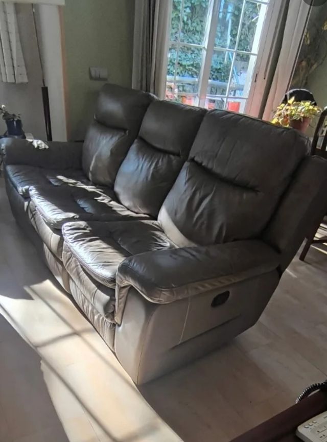 Sofá con asientos requinables