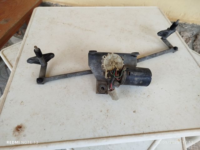 Motor y brazo de limpia de 205