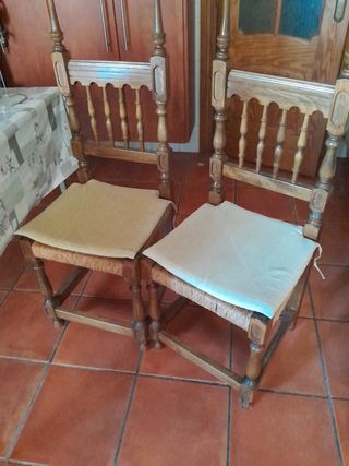 Sillas y mesa de cocina,