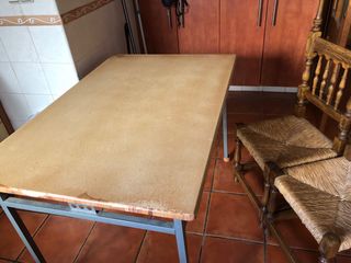 Sillas y mesa de cocina,