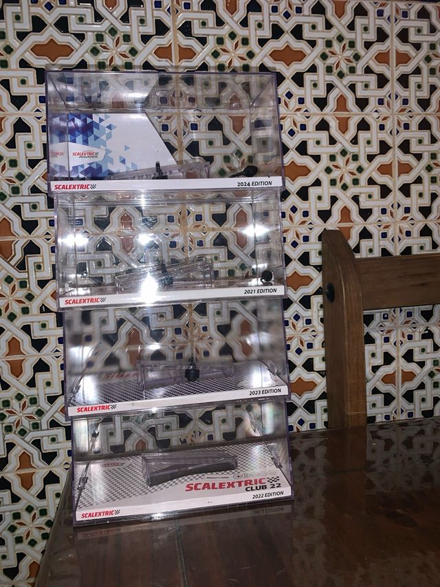 Cajas nuevas scalextric 4 y 1 de superslot