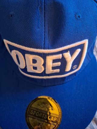 Gorra de visera plana OBEY