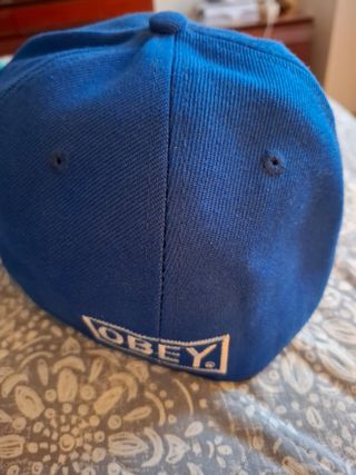 Gorra de visera plana OBEY