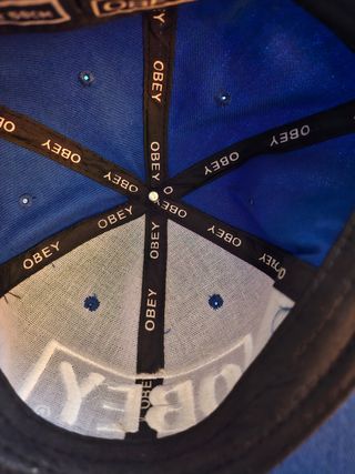 Gorra de visera plana OBEY