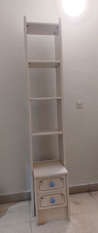 librería con cajones