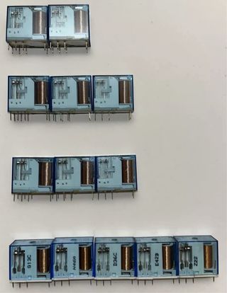 FINDER RELÈ STOCK 13 RELÈ 24V DC 8/10A 250V AC