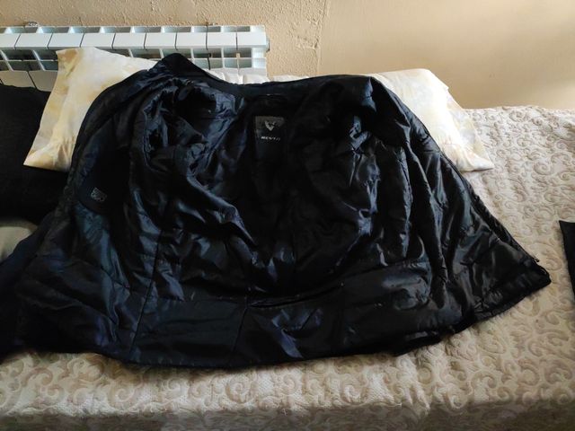 Chaqueta cordura moto Revit XL, yo uso una 52