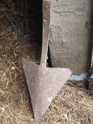 Yugo antiguos y demás útiles