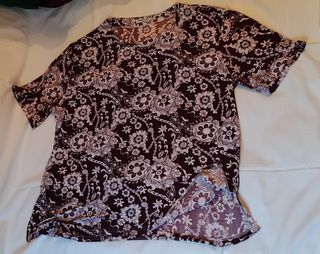 Vendo pack de 4 camisetas. 