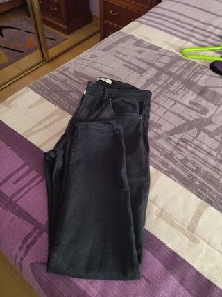Pantalón negro de zara