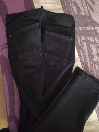 Pantalón negro de zara