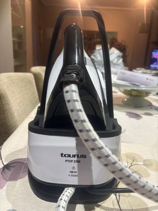 Centro de Planchado Taurus PTCP 2200