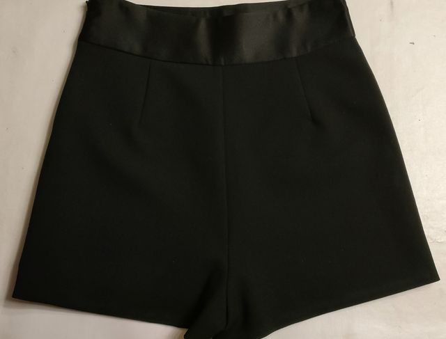 Pantagonna corta nera XS nuova