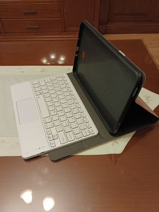 Teclado y funda para tablet 10.1 pulgada