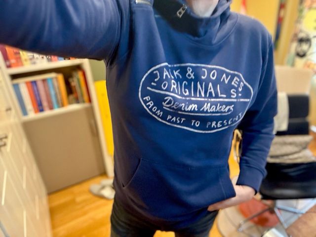 Sudadera con cremallera de cuello y capucha