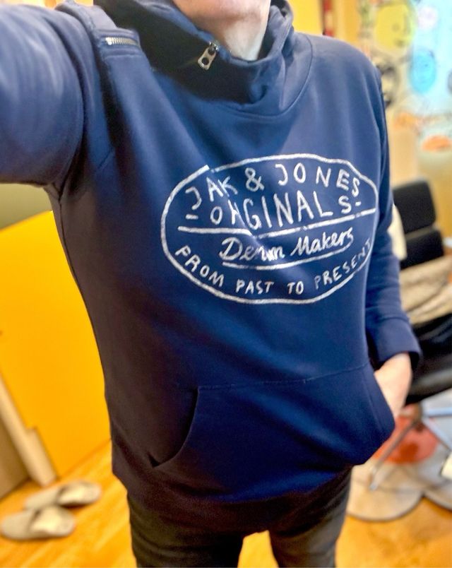 Sudadera con cremallera de cuello y capucha