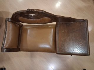 Mesa e banco de telefone antigo