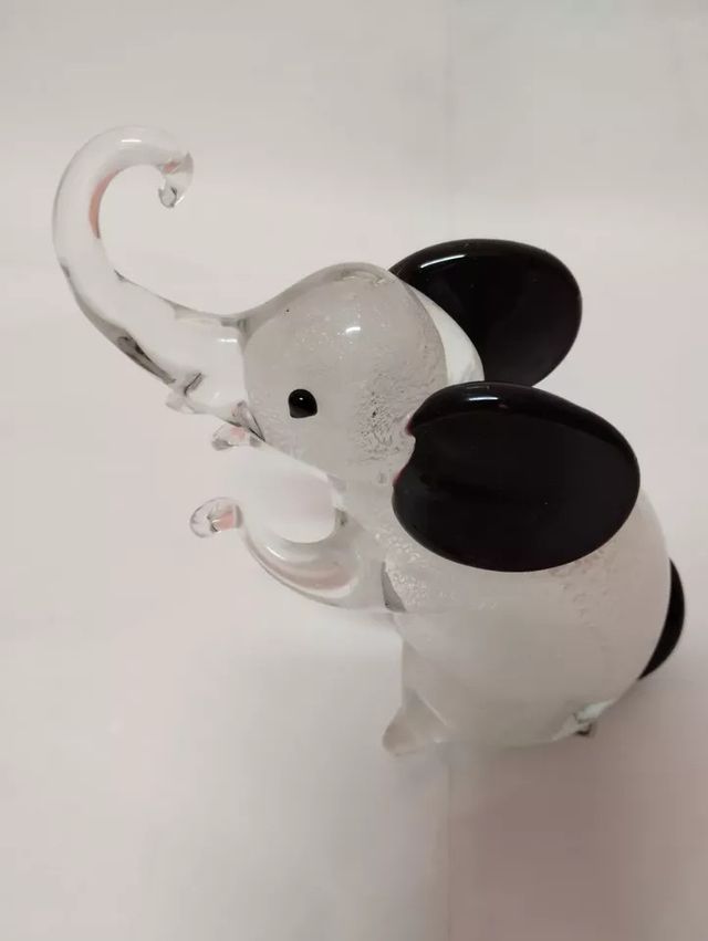 Statuetta Elefante Fermacarte In Vetro Di Murano.