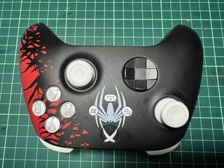 Mando Xbox series Spiderman