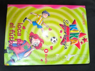 Kika Superbruja, loca por el fútbol (Kika superbruja / Kika super witch) (Spanish Edition)