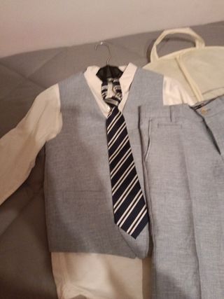 Traje niño  boda o comunión.