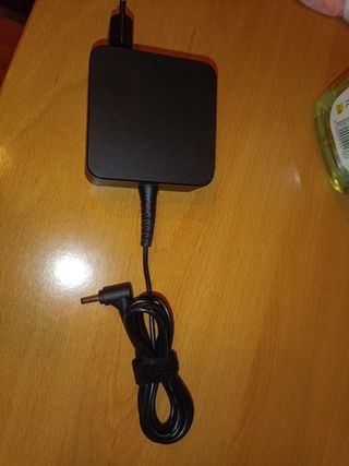 CARGADOR ORIGINAL LENOVO SIN USO