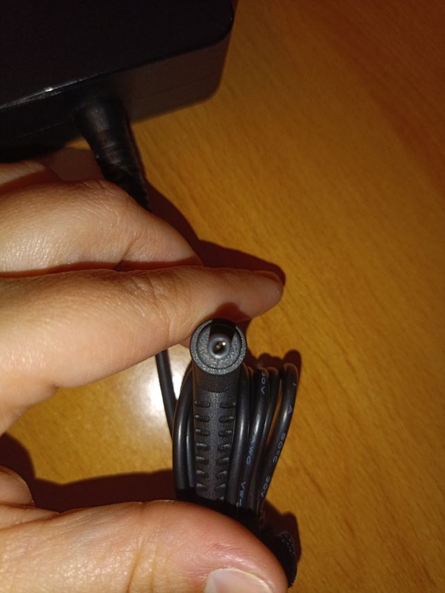 CARGADOR ORIGINAL LENOVO SIN USO