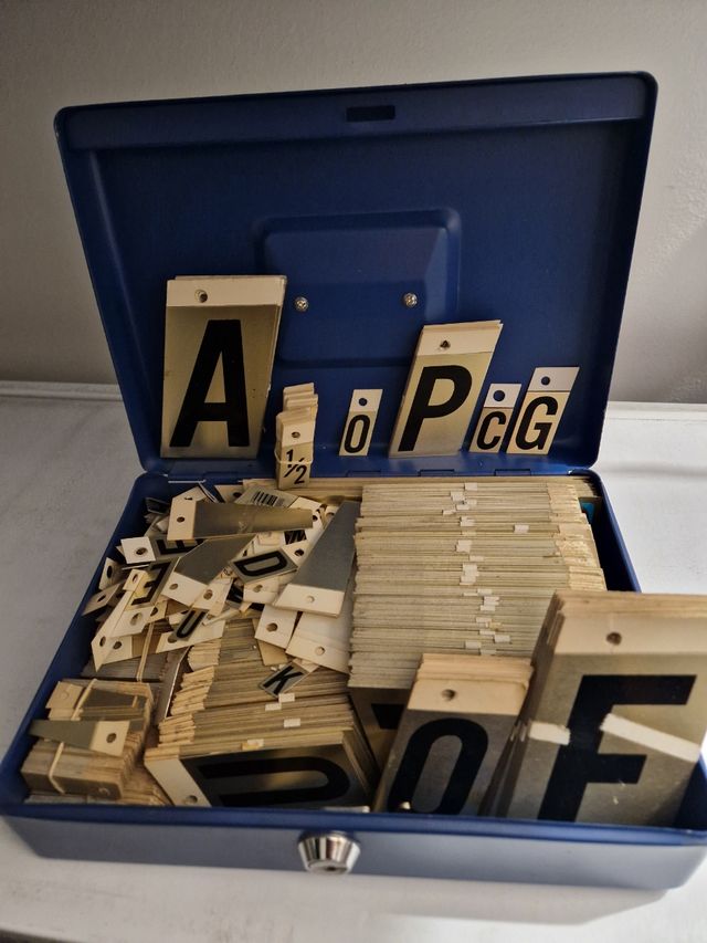 Letras metalicas adhesivas