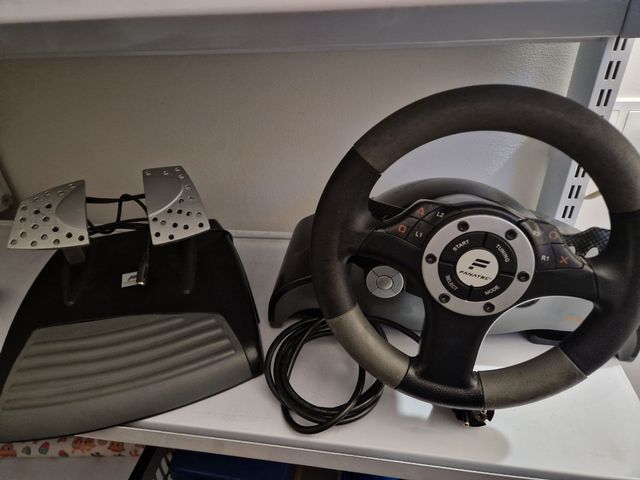 Volante y pedales PlayStation