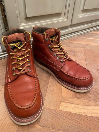 Botas Wolverine con suela Red Wing