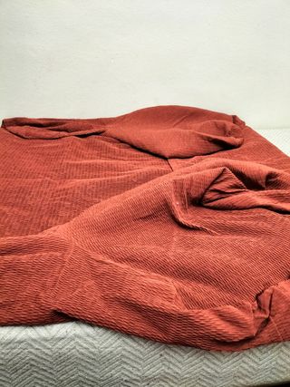 Vendo funda de sofá de 2 plazas de color