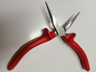 ALICATE UNIVERSAL, DE CORTE Y DE PUNTA