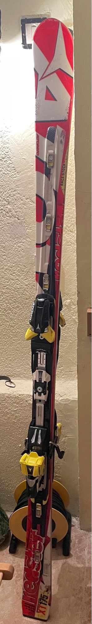 Esquís Atomic Redster XT 175