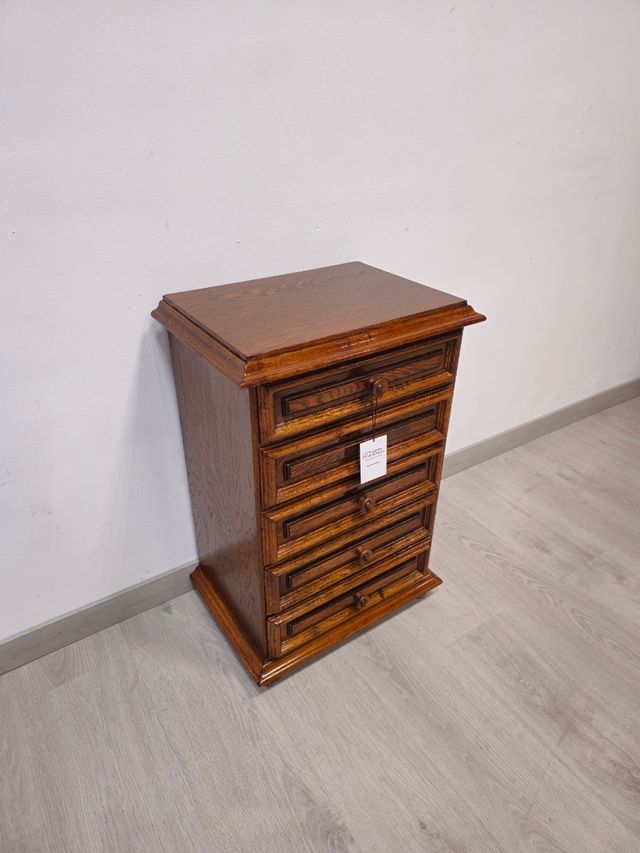 Comoda Rustica con Cajones .