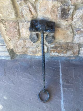 Ancla antigua de fondeo hierro fundido