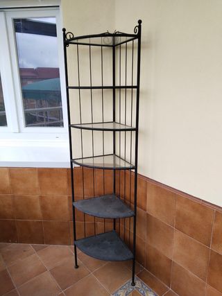 Estantería metálica