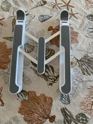 SOPORTE AJUSTABLE PARA PORTÁTIL O TABLET
