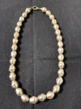 Collar perlas plateadas